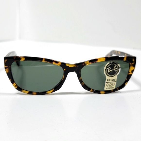 Ray-Ban Other - Vintage Ray Ban B&L W1437 New w/ Tags & Original Case